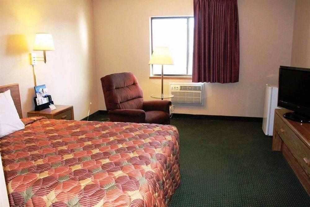 Boarders Inn & Suites By Cobblestone Hotels - Broken Bow Eksteriør billede